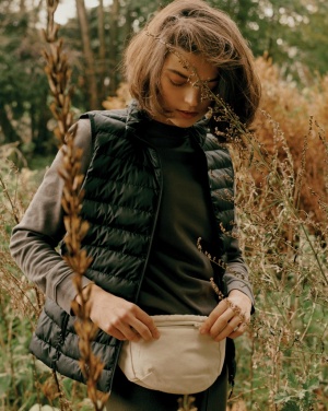 Logotrade meened pilt: Iqoniq Meru naiste taaskasutatud polüestrist vest